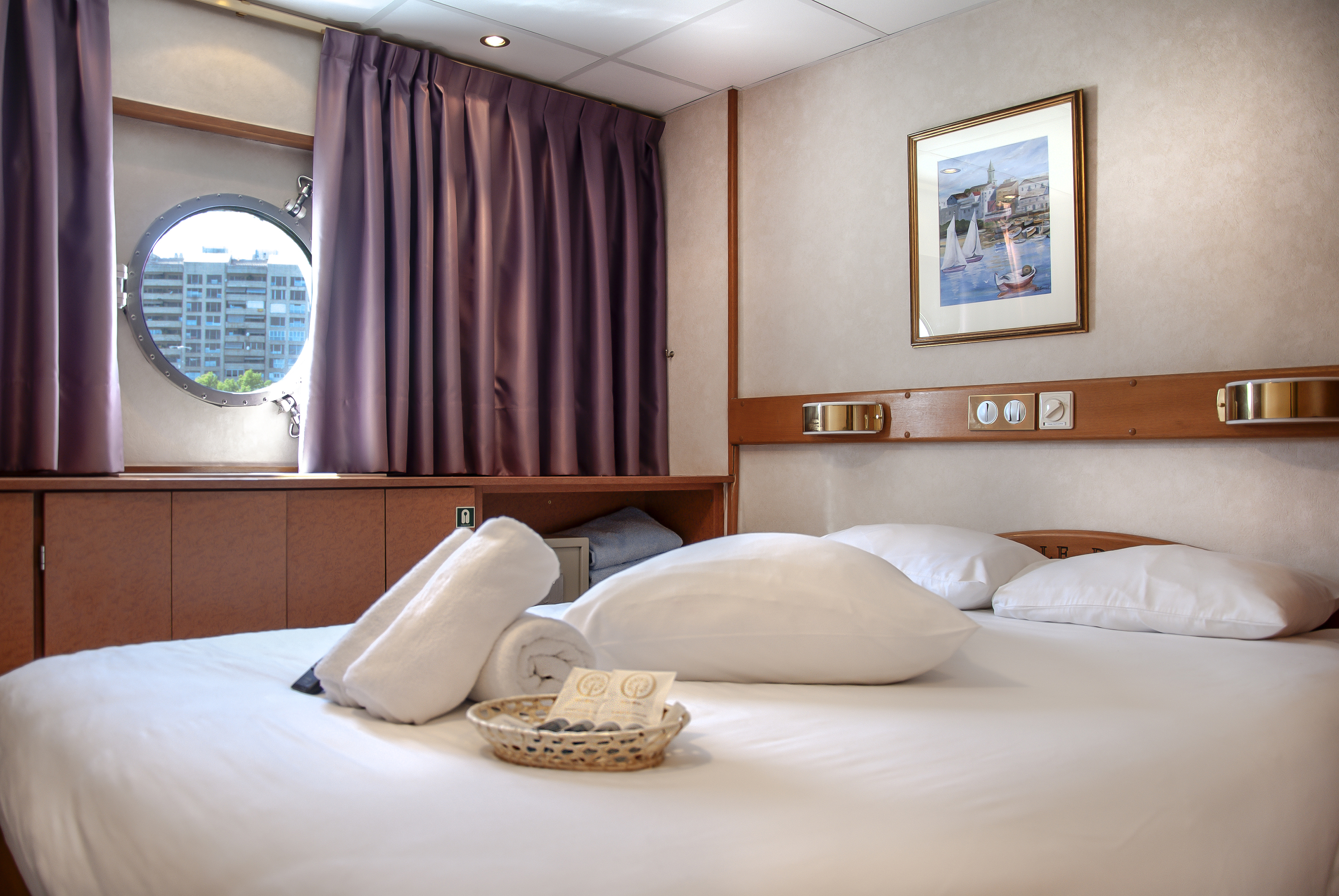 CroisiEurope MS La Belle de Cadix Cabin Porthole.jpg